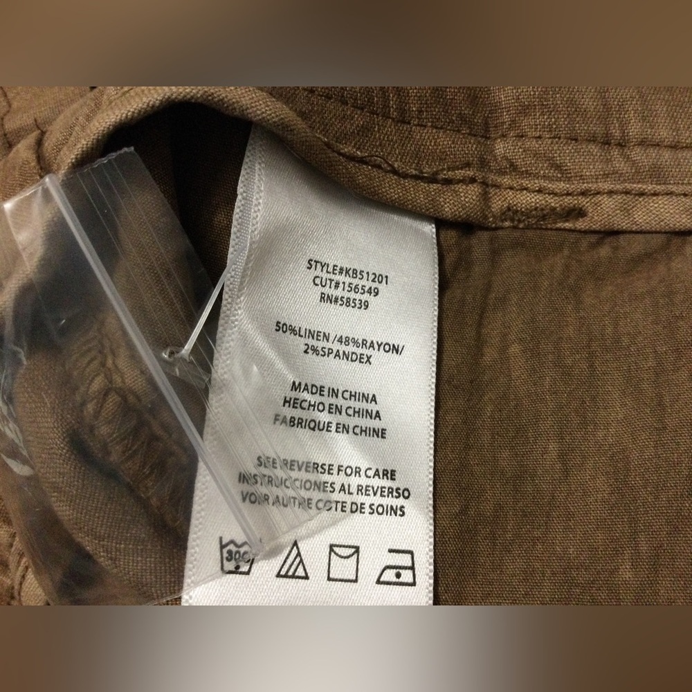 Kut from the Kloth Nicolette Line Short w/ Pleats Chocolate Size 10 - Picture 6 of 8